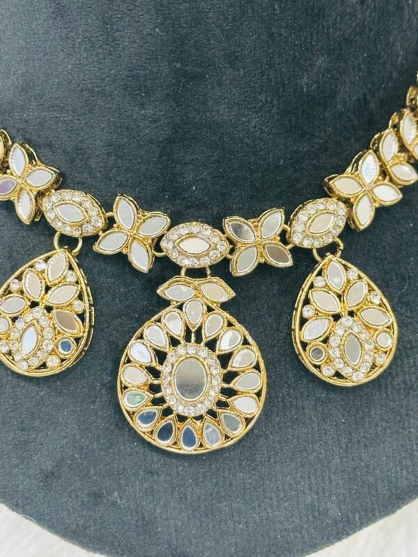 Real Glass Kundan Choker Set with Earrings & Maang Tikka | Mirror Jewelry - Image 3