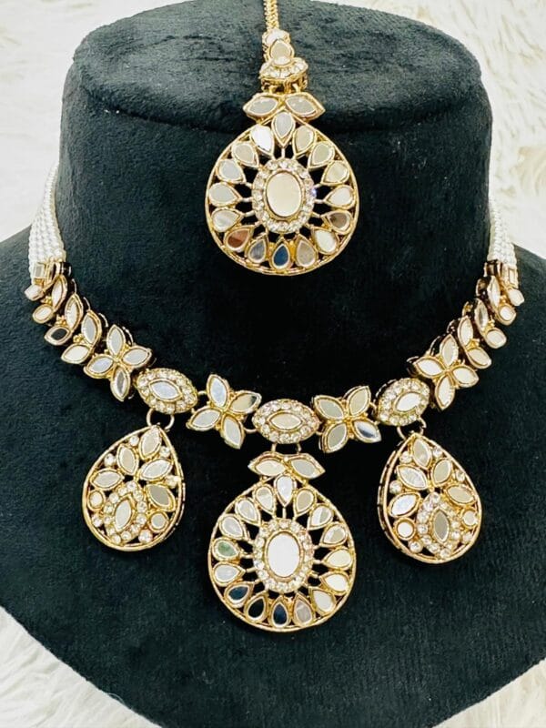 Real Glass Kundan Choker Set with Earrings & Maang Tikka | Mirror Jewelry - Image 2
