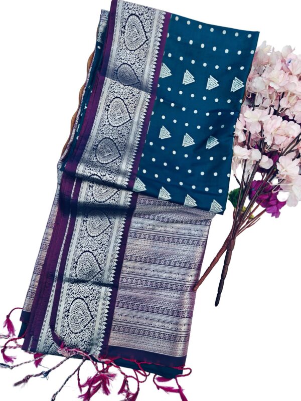 Navy Blue Small Butta Silk Saree | Minimal Design Kanchipuram Style Saree | Silver Zari Border Saree | Elegant Lightweight Party Wear - Image 3