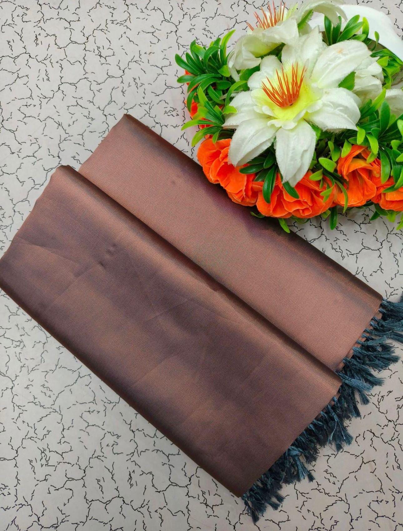 Cotton Saree in Cream and Green colour - Image 6