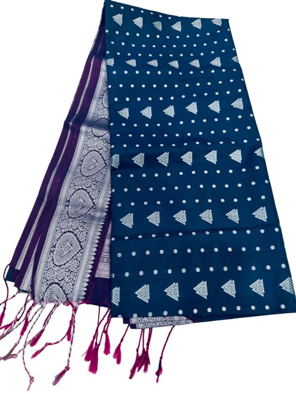 Navy Blue Small Butta Silk Saree | Minimal Design Kanchipuram Style Saree | Silver Zari Border Saree | Elegant Lightweight Party Wear - Image 4