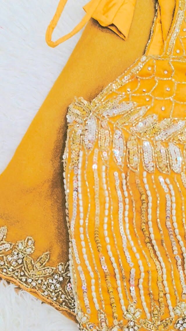 Perfect for this festive season #sarees in Canada #saree #SareesinUS #SareesinUSA #viralvideos